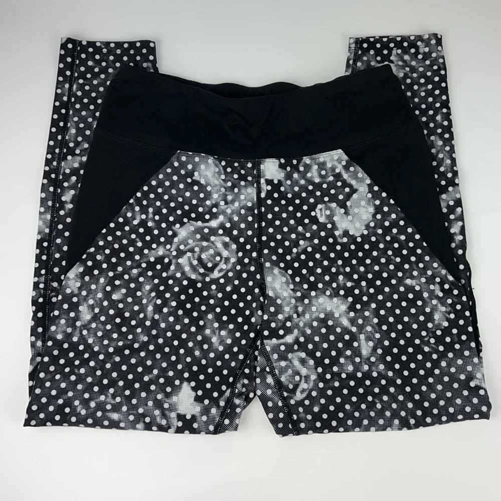 Betsey Johnson Performance Capri Yoga Leggings Black & White Polkadot Sz: M - Picture 5 of 8